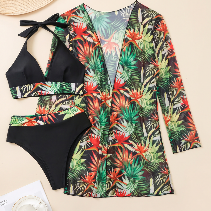 Bikini halter de mujer con tiro alto y kimono tropical, un traje de baño completo para el verano.