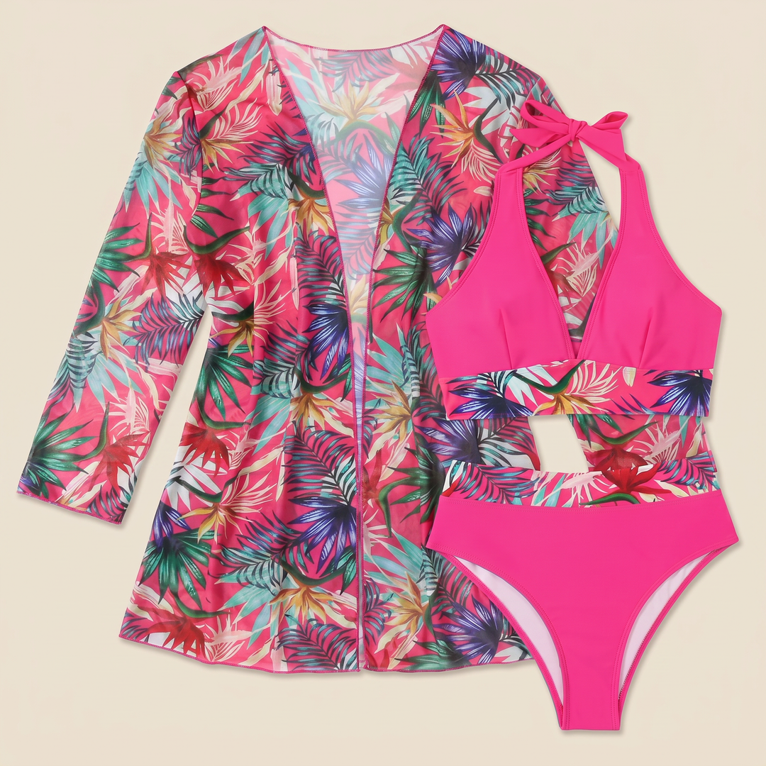 Bikini mujer elegante con escote halter, tiro alto y kimono con vibrante estampado tropical.