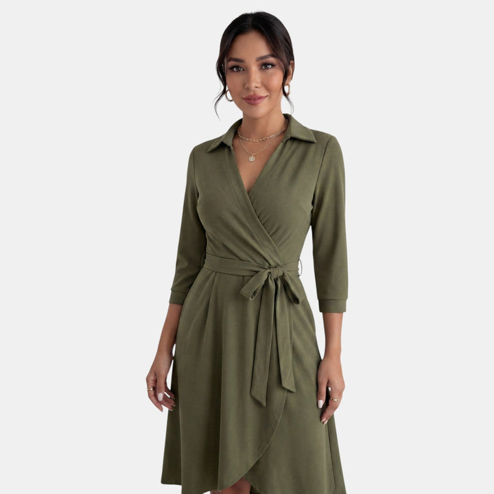 Elegante vestido midi para fiesta o noche, mujer. Diseño ajustado con escote V profundo.