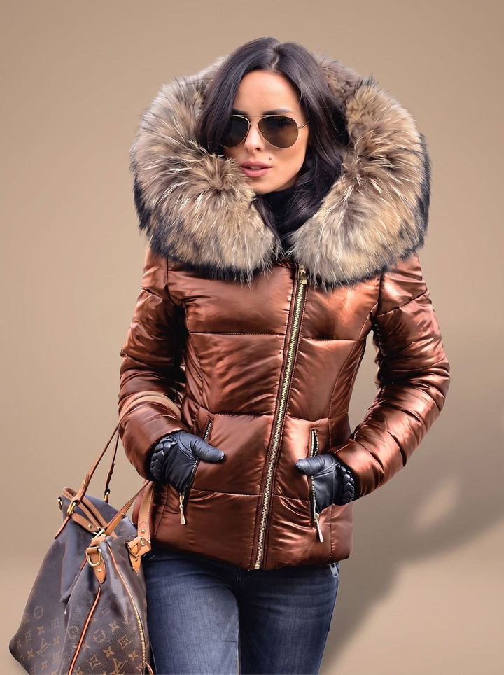 Abrigo plumífero entallado de invierno para mujer, acolchado, cálido y elegante con capucha de pelo.