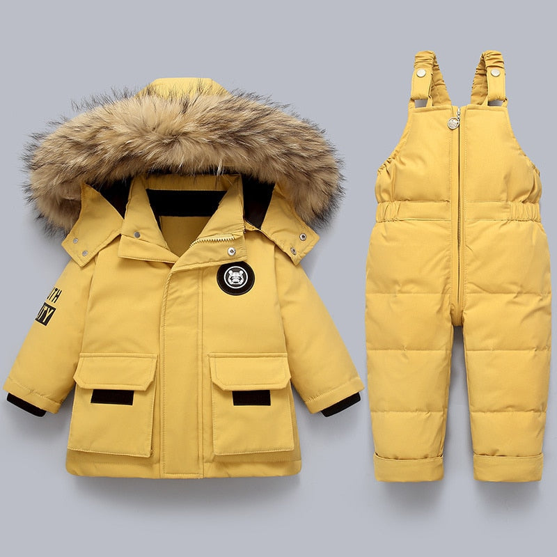 Conjunto de invierno infantil: chaqueta con capucha y mono de esquí térmico para niños, ideal para la nieve y frío.