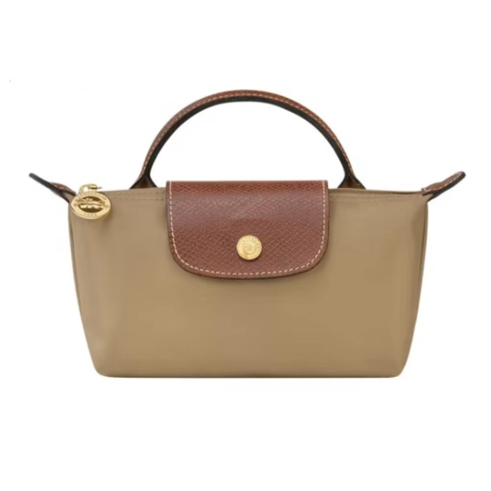 Bandolera mini chic para mujer. Bolso compacto ideal para complementar tu estilo diario con elegancia.