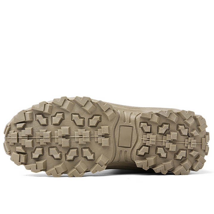 Botas tácticas impermeables para entornos outdoor, protección antipinchazos y confort duradero.