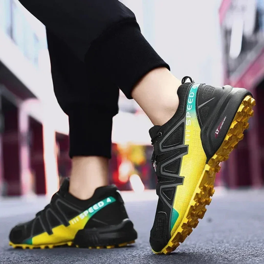 Zapatillas Speedcross IV para trail running unisex, diseño resistente y ajuste perfecto.