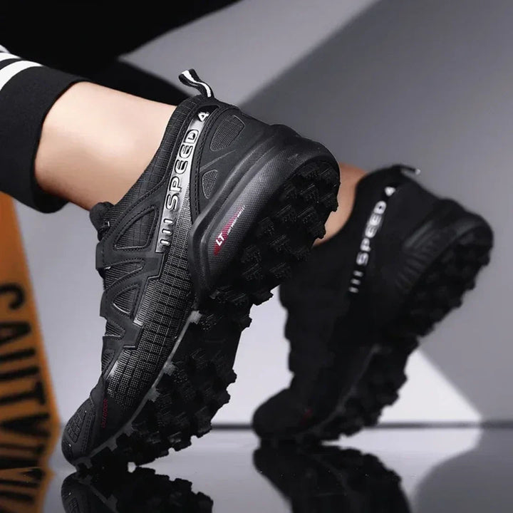 Speedcross IV unisex: zapatillas de trail running con ventilación y agarre extremo.