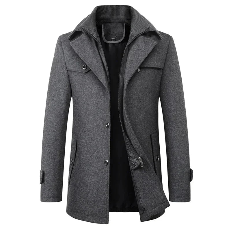 Chaqueta impermeable de alta calidad para hombre, perfecta para exterior. Protección robusta contra el frío y lluvia.