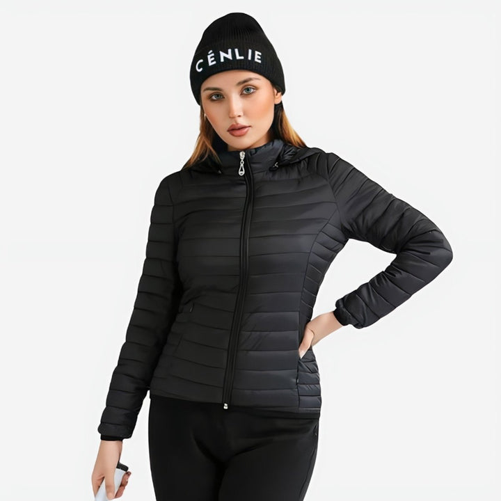 Chaqueta de mujer acolchada y repelente al agua. Estilo moderno para otoño e invierno. Confort garantizado.