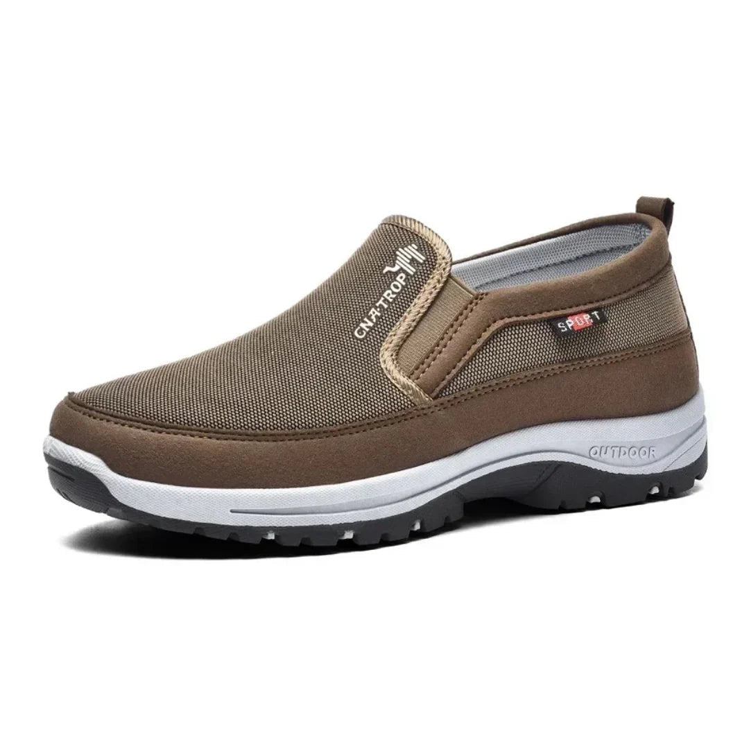 Zapatillas ergonómicas unisex sin cordones. Proporcionan comodidad y salud podológica al caminar.