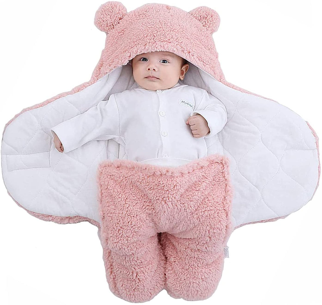 Abrigo bebé invierno: manta térmica con orejas de osito. Textil suave para recién nacidos.
