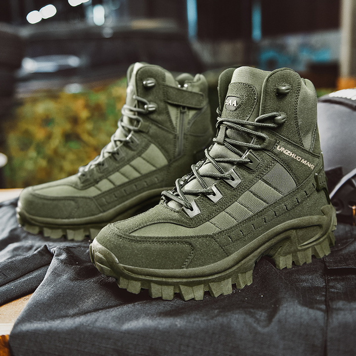 Botas outdoor robustas, unisex, protección antipinchazos, perfectas para trekking en montaña.