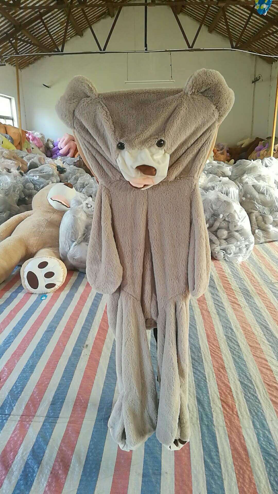 Regalo perfecto: oso de peluche gigante XXL, juguete suave para niños y decoración.