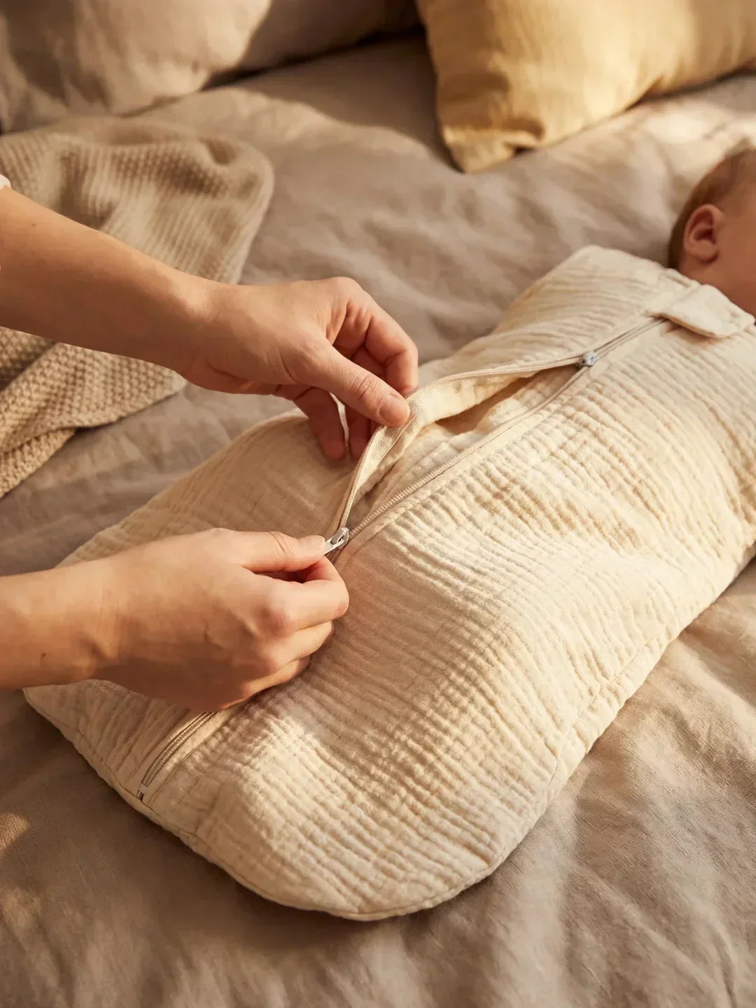 Saco de dormir bebé de algodón transpirable, diseñado para evitar el sobrecalentamiento en verano.