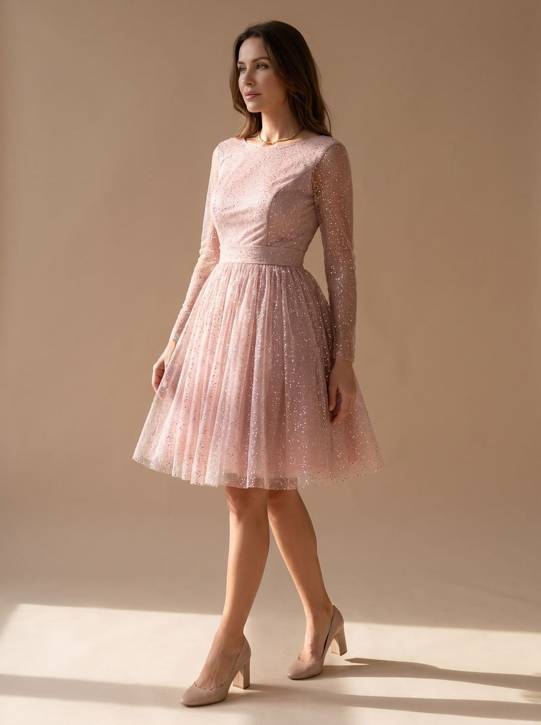 Vestido de fiesta mujer tul glitter con purpurina, manga larga evasé y corte evasé. Elegante para noche.