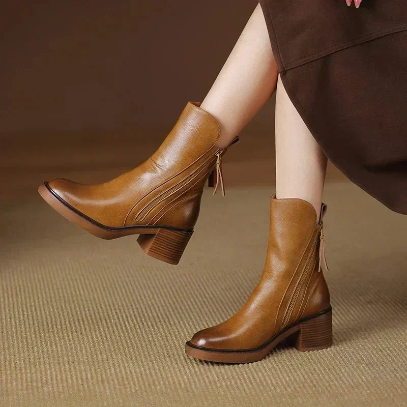 Botines de moda para mujer. Calzado femenino ideal para otoño e invierno, combinando estilo diario y gran confort.