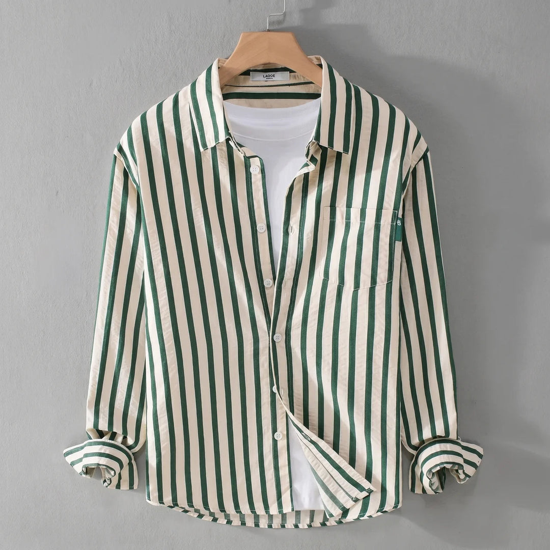 Camisa elegante a rayas para hombre, manga larga. Perfecta para un estilo moderno y versátil en moda masculina.
