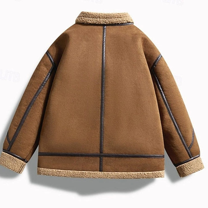 Chaqueta de invierno hombre estilo aviador, con interior de sherpa y cierre completo.