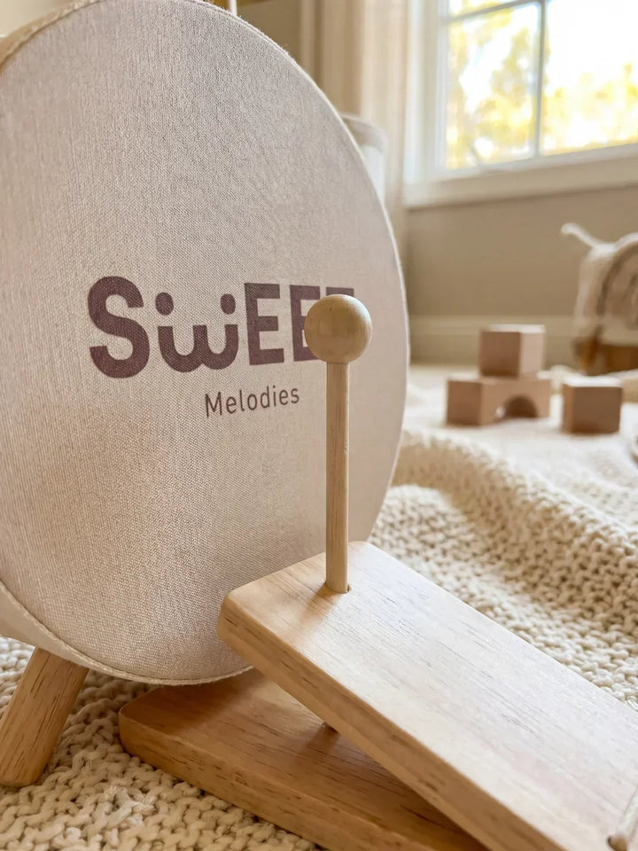 Elegante batería de juguete de madera natural, instrumento de percusión duradero para niños.