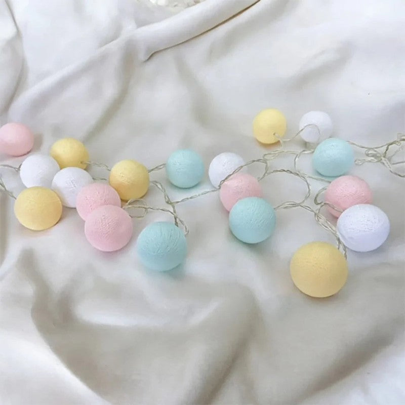 Luces LED decorativas con bolas, para darle un toque especial a tu decoración.