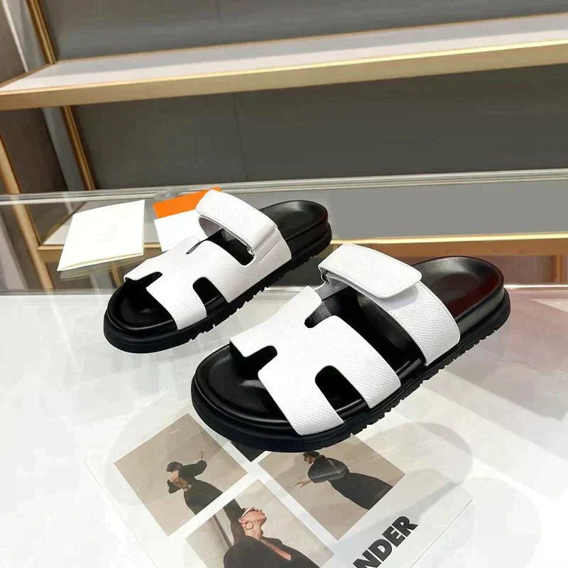 Sandalias gladiadoras chic para mujer, con cierre ajustable que realza tu estilo.