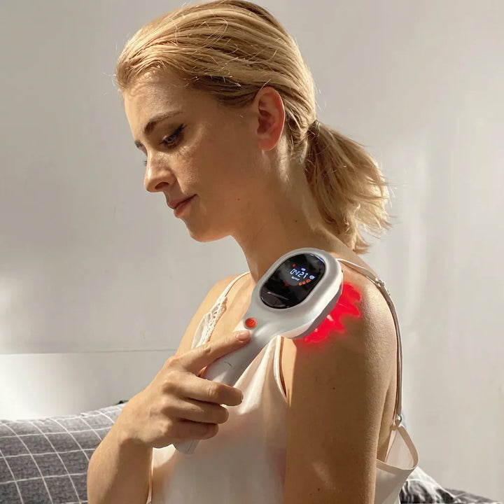Terapia de luz roja infrarroja con láser frío dual 650nm y 808nm para alivio del dolor muscular.
