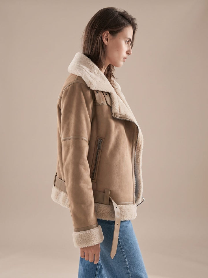 Chaqueta moto aviador para mujer de borreguito sintético. Confort y estilo cálido para el invierno.