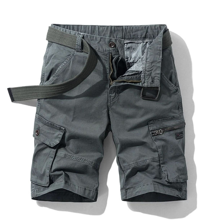 Bermudas cargo de hombre con bolsillos laterales y traseros, ideales para uso diario y un look utilitario.