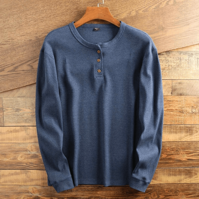 Camiseta hombre básica, estilo Henley y manga larga. Suave textura waffle para el día a día.