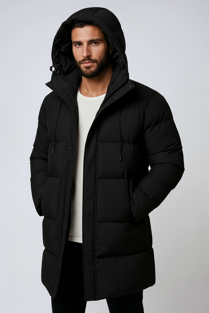 Abrigo de hombre largo con capucha, moderno y elegante, perfecto para moda urbana de invierno.