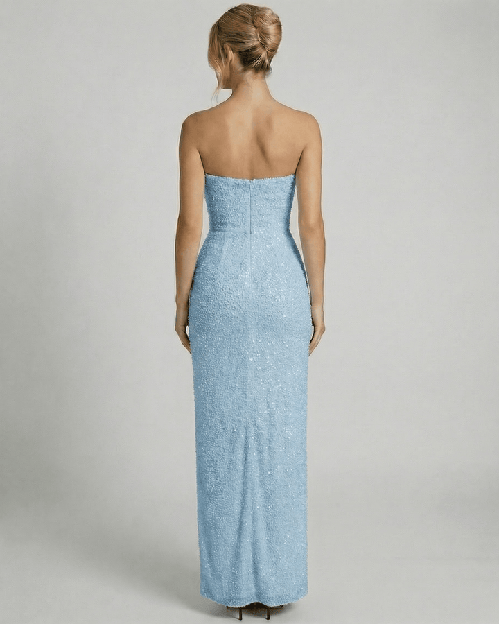 Vestido formal maxi azul claro sin tirantes para mujer, con elegante silueta columna. Perfecto para eventos de noche.