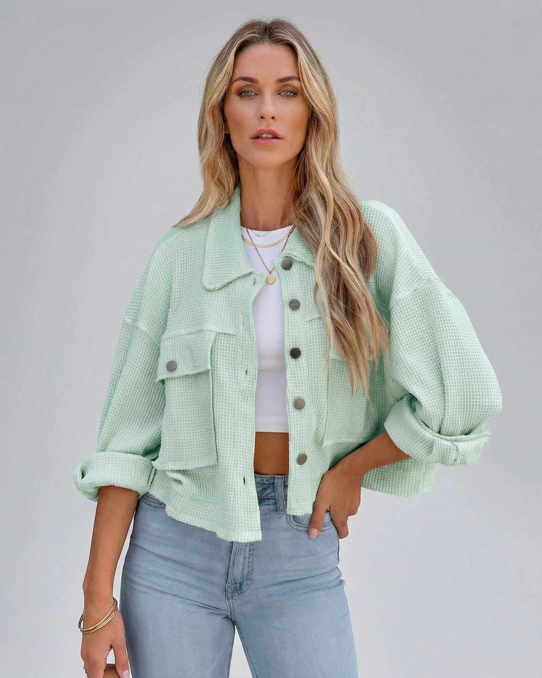 Chaqueta Elara verde menta para mujer, estilo recortado y oversized. Ideal para primavera y otoño.