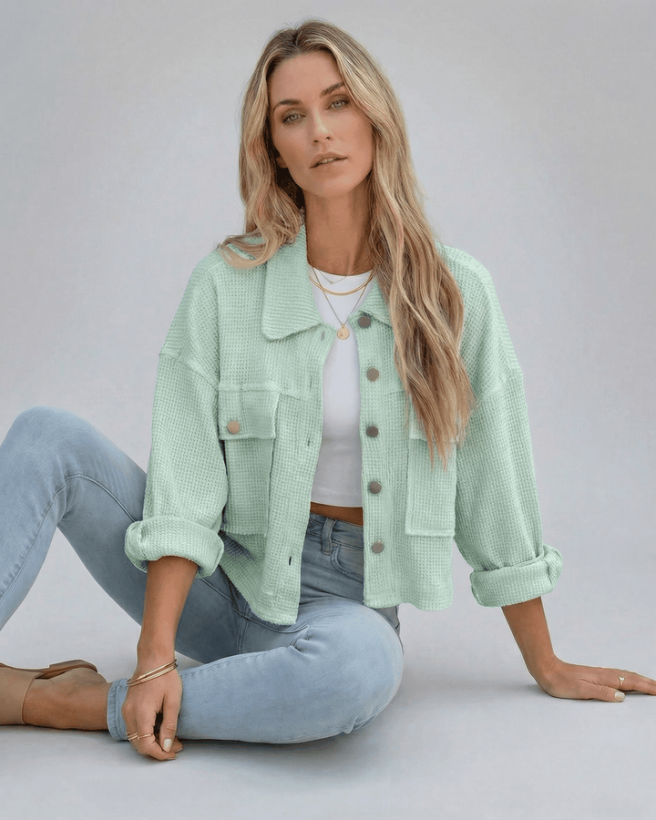 Chaqueta verde menta ligera para mujer, corte oversized y recortado. Comodidad y estilo para primavera/otoño.