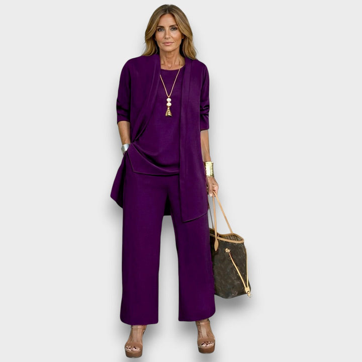 Conjunto de 3 piezas para mujer en azul, perfecto para looks elegantes o casuales. Blusa, chaleco y pantalón ancho.