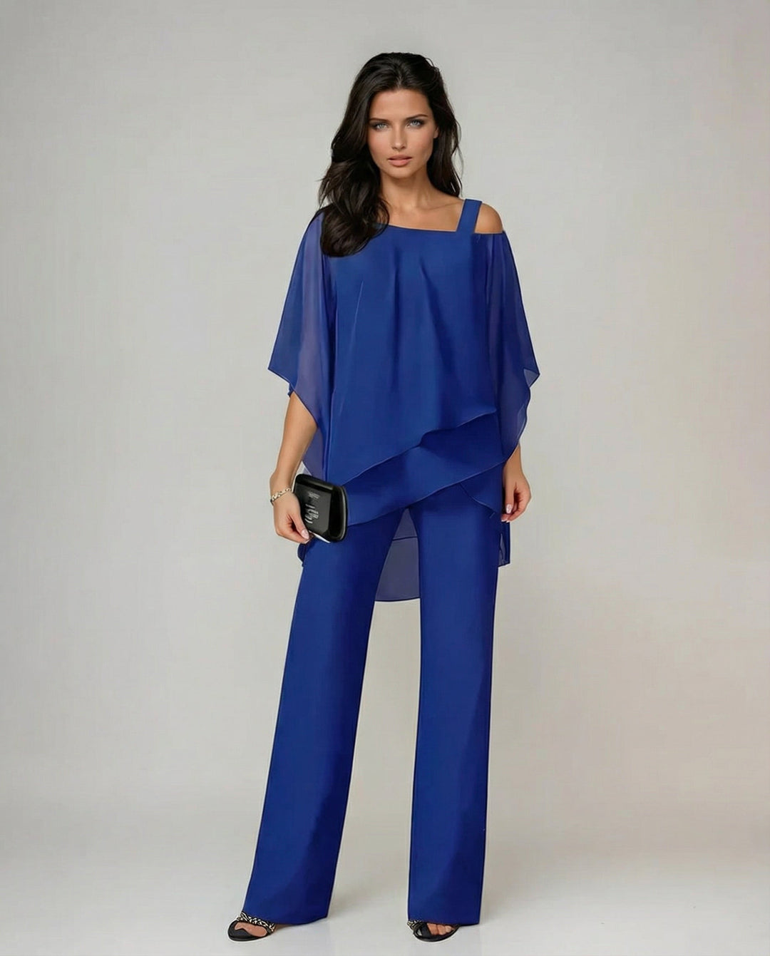 Moda verano: conjunto fluido elegante para mujer, dos piezas cómodas, perfecto para fiesta o look casual.