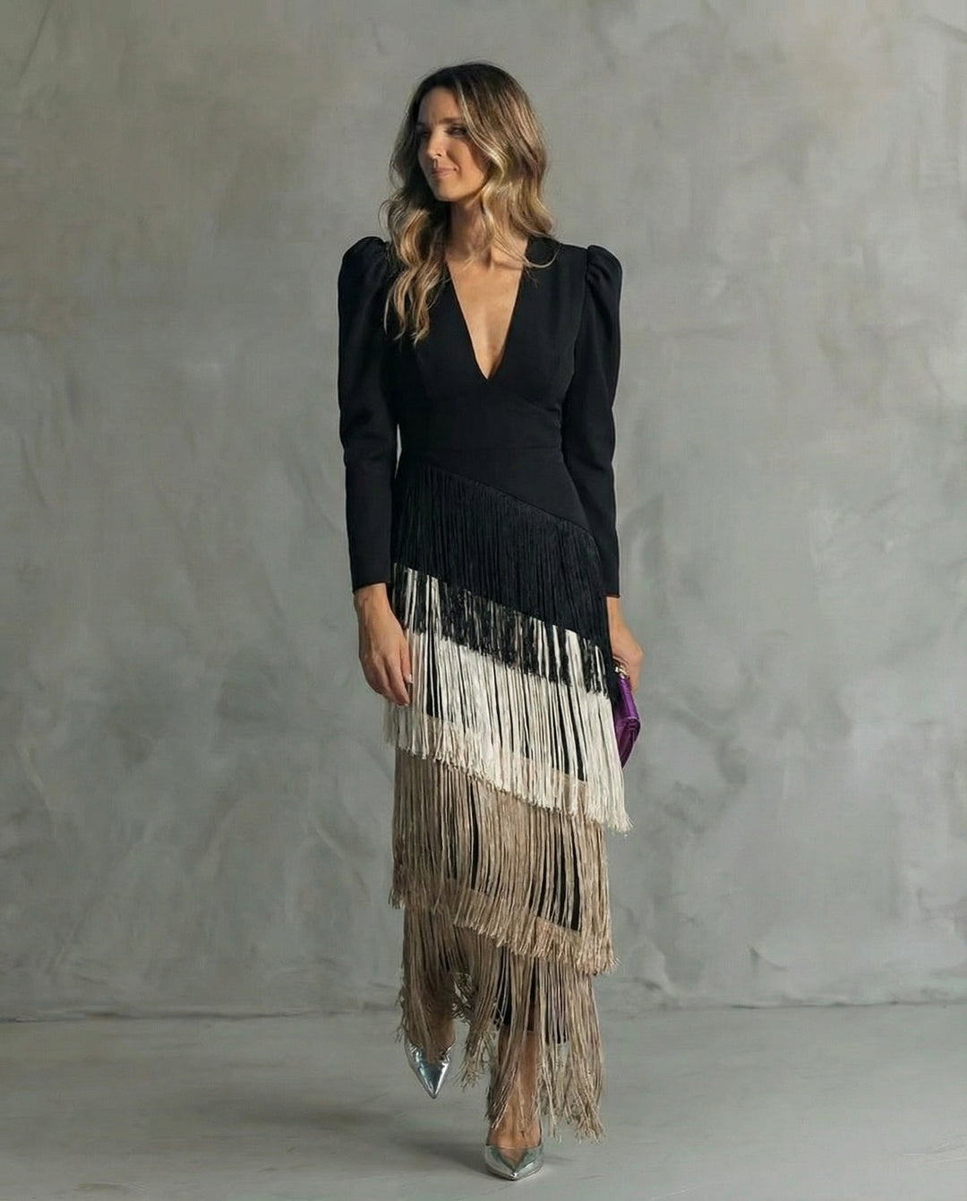 Vestido midi de mujer con flecos, un toque elegante y sofisticado para cualquier evento o fiesta.