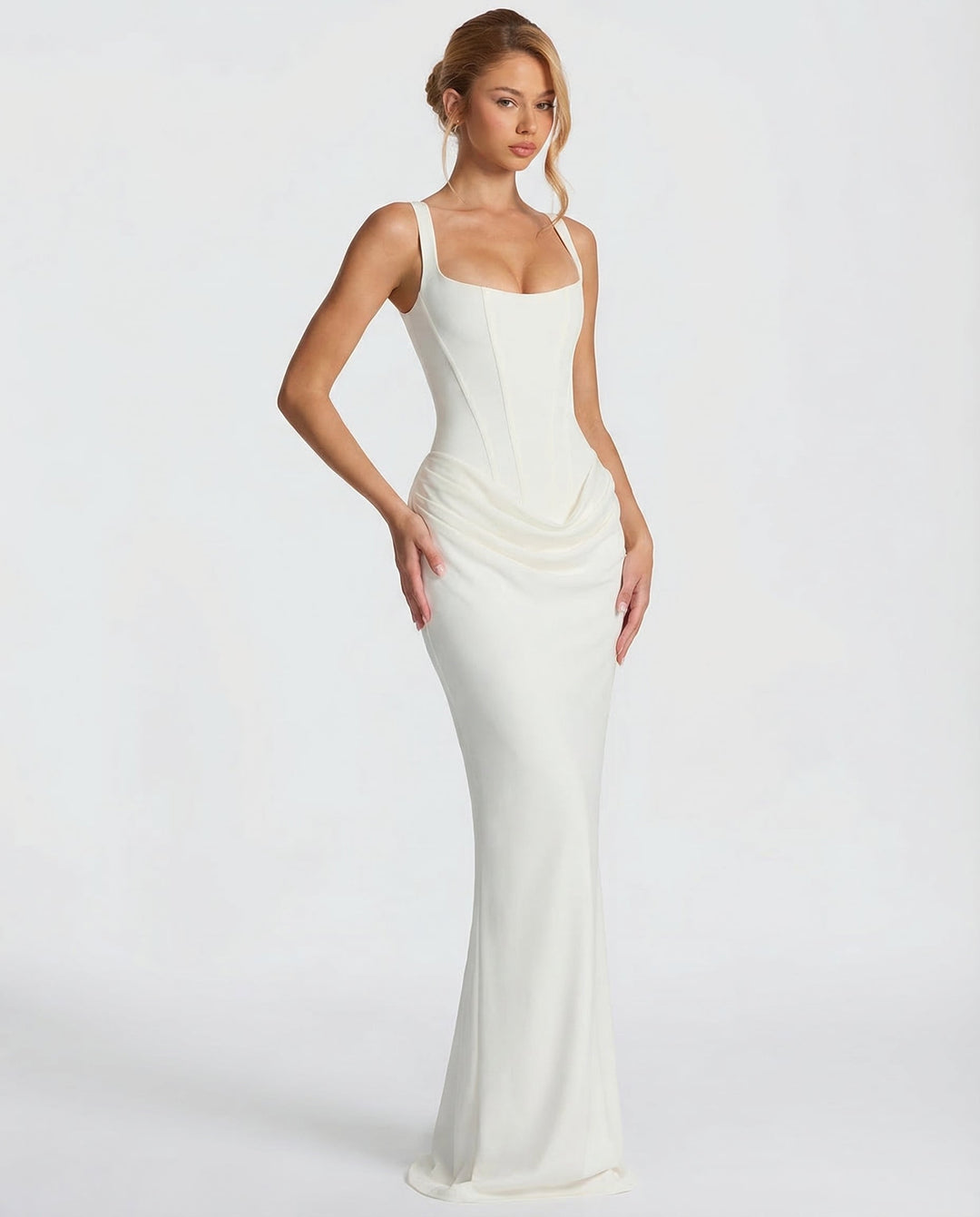 Vestido femenino para eventos, maxi con corsé, silueta reloj de arena, muy elegante.