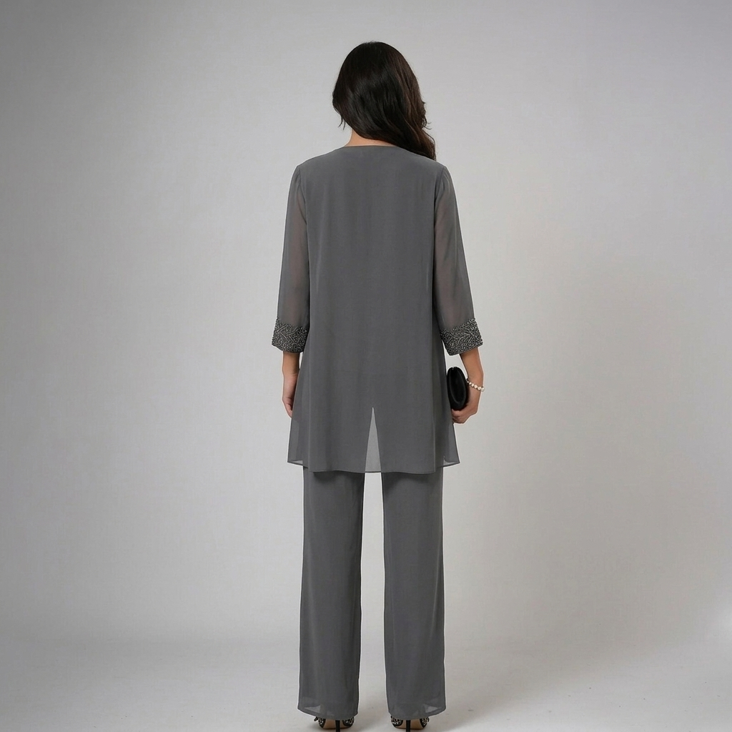 Vista frontal de conjunto mujer elegante de tres piezas, cómodo y sofisticado para cualquier evento.