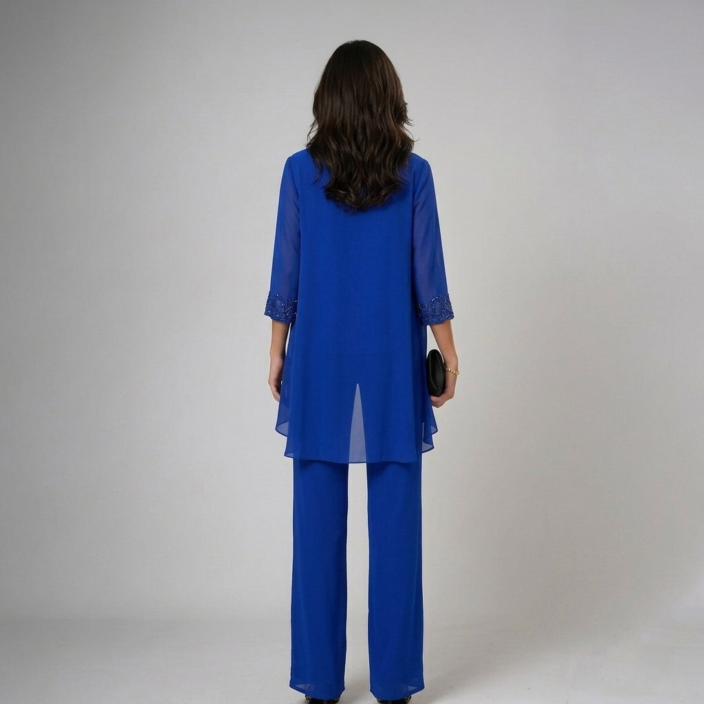 Modelo luciendo conjunto sofisticado de tres piezas con pantalón fluido, ideal para eventos chic.