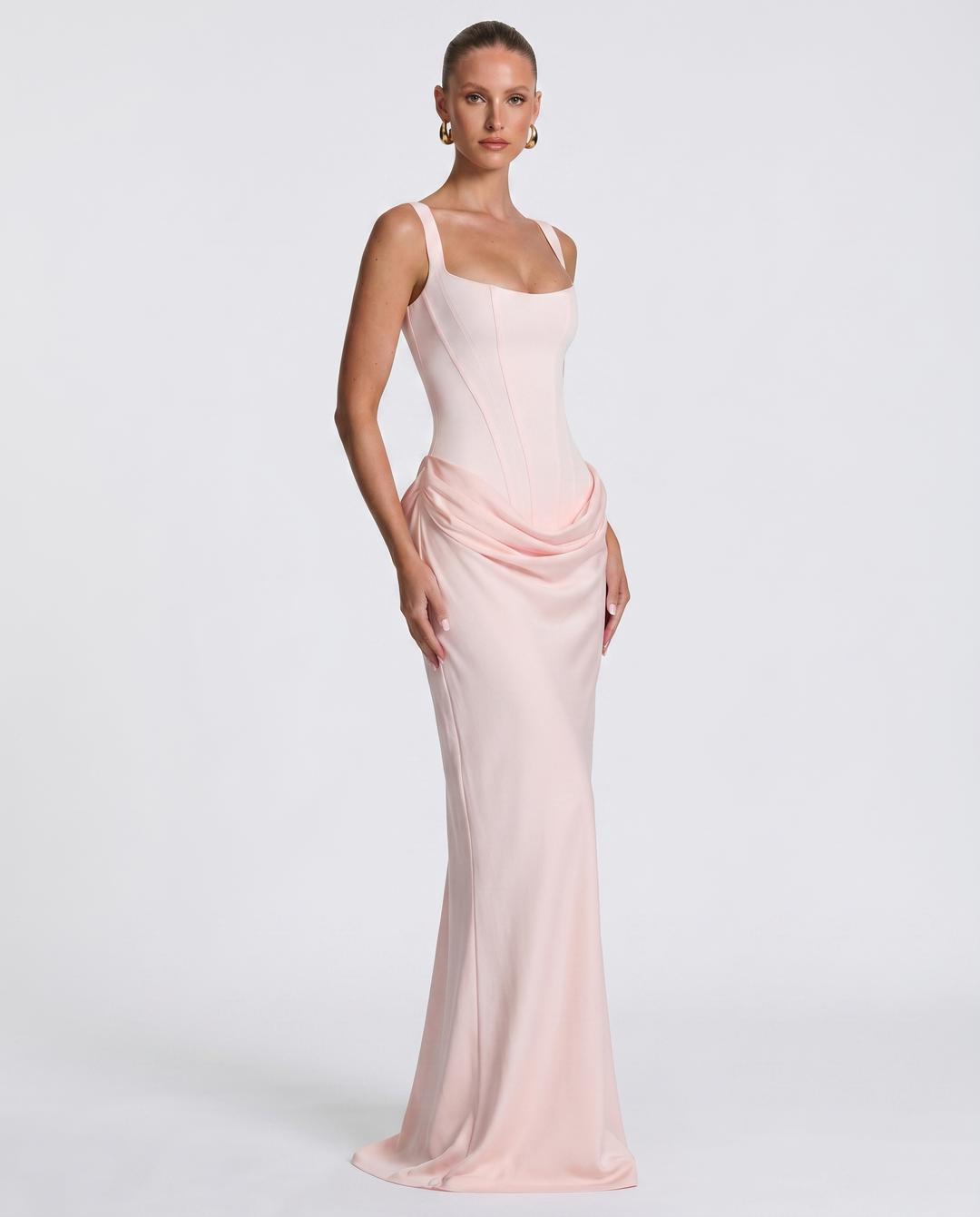 Vestido maxi sofisticado con corsé para mujer, ideal para fiesta y noche.