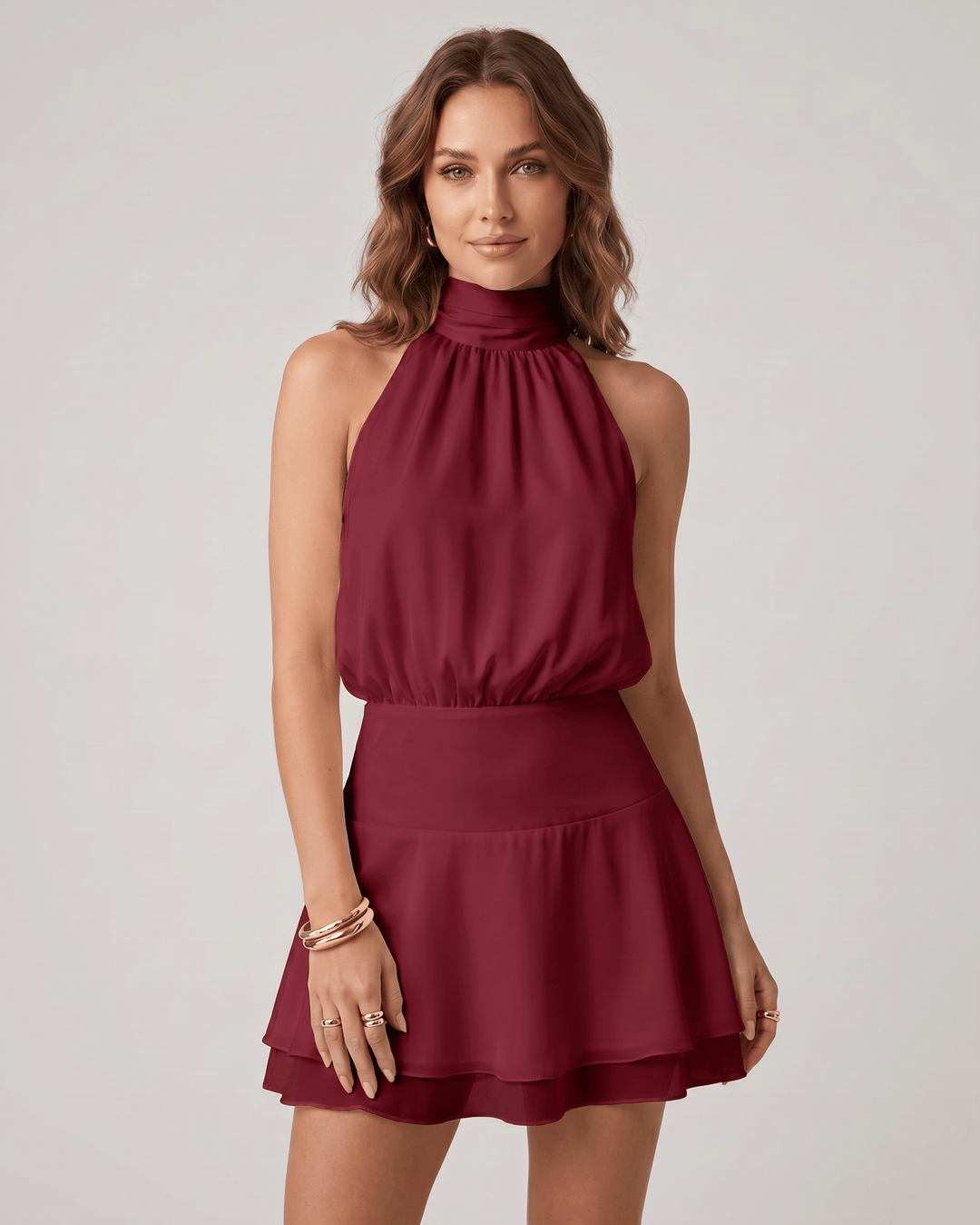 Mini vestido de cóctel azul, para un look fresco y refinado.