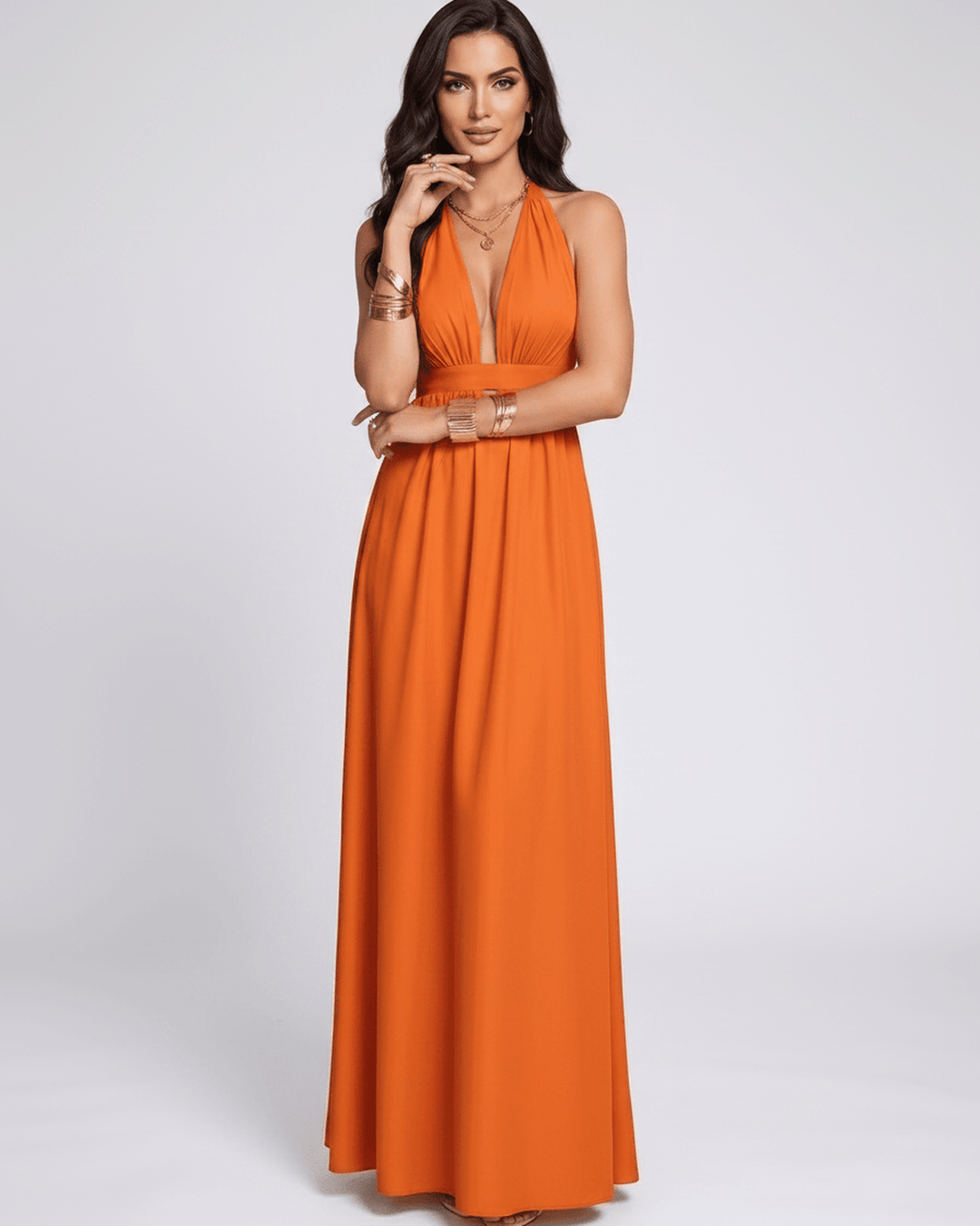 Vestido largo sin mangas, escote halter para mujer. Vestido de verano fluido y elegante.