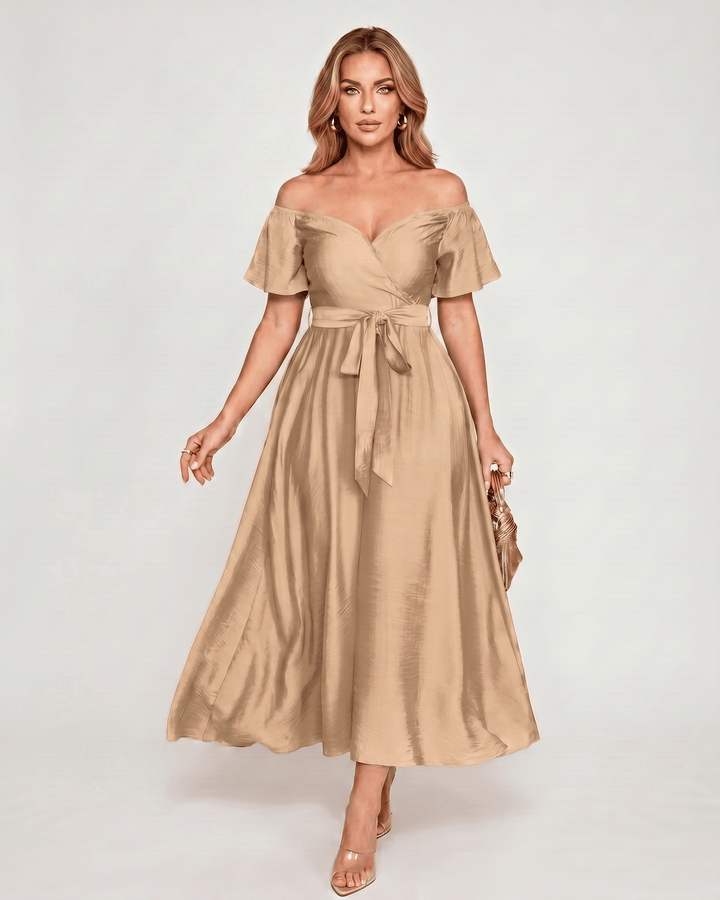 Vestido maxi elegante con hombros descubiertos para mujer, ideal para eventos y bodas.