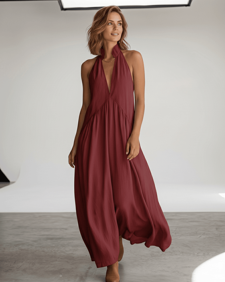 Vestido maxi halter liso, una prenda esencial elegante y cómoda para mujer en cualquier ocasión.