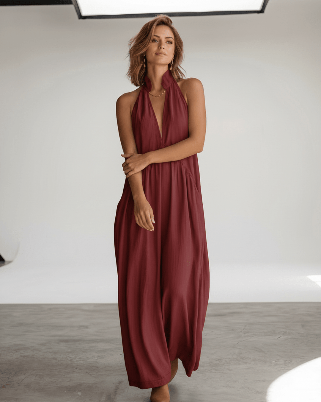 Vestido veraniego sin mangas con cuello halter, sensación fresca y relajada para la mujer.