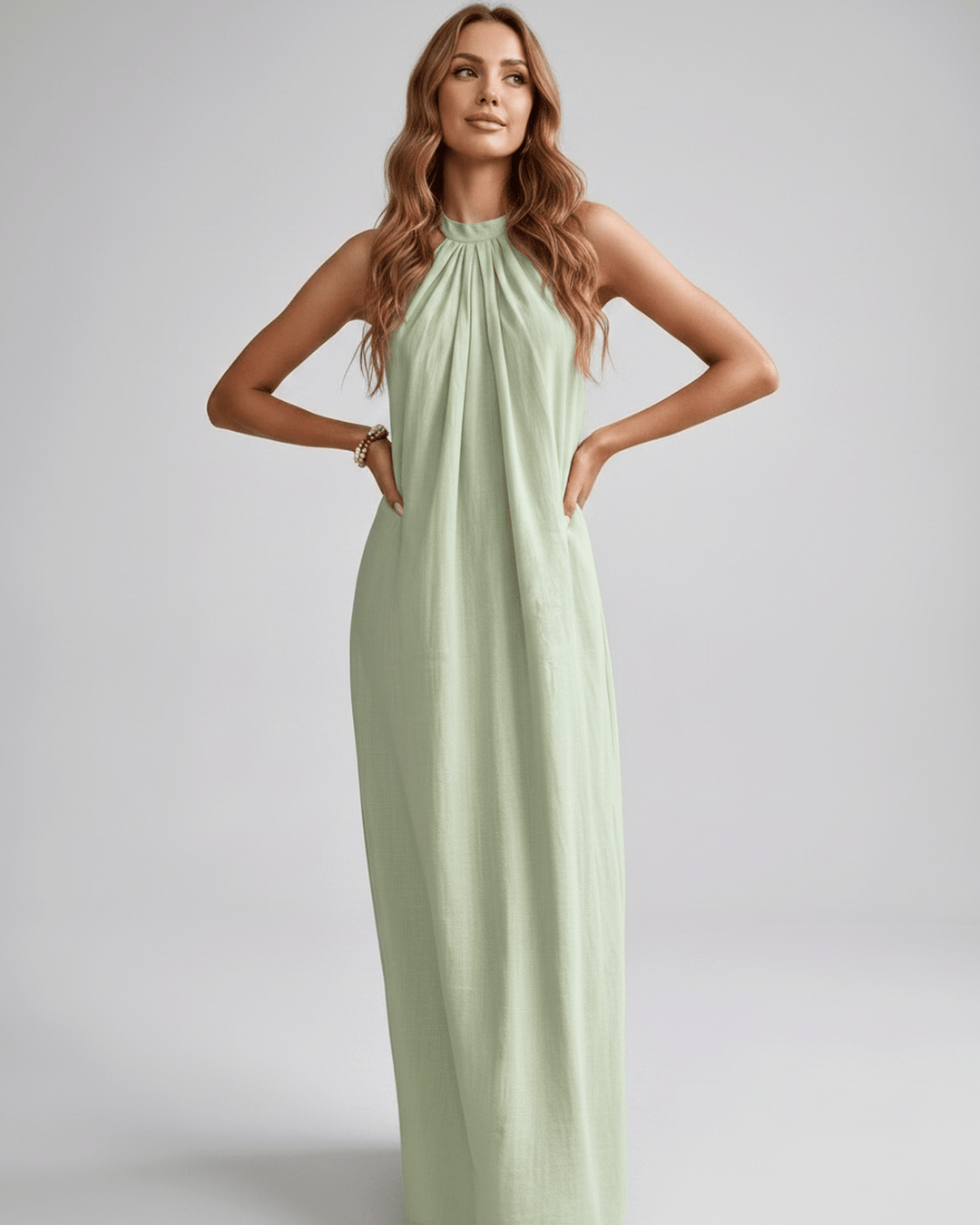 Elegancia casual en este vestido maxi halter de mujer. Ideal para un look sofisticado.