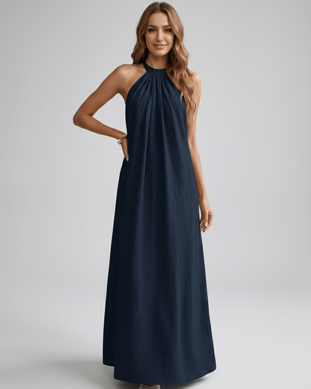 Ropa de mujer: vestido maxi halter fluido, fresco y cómodo para días soleados.