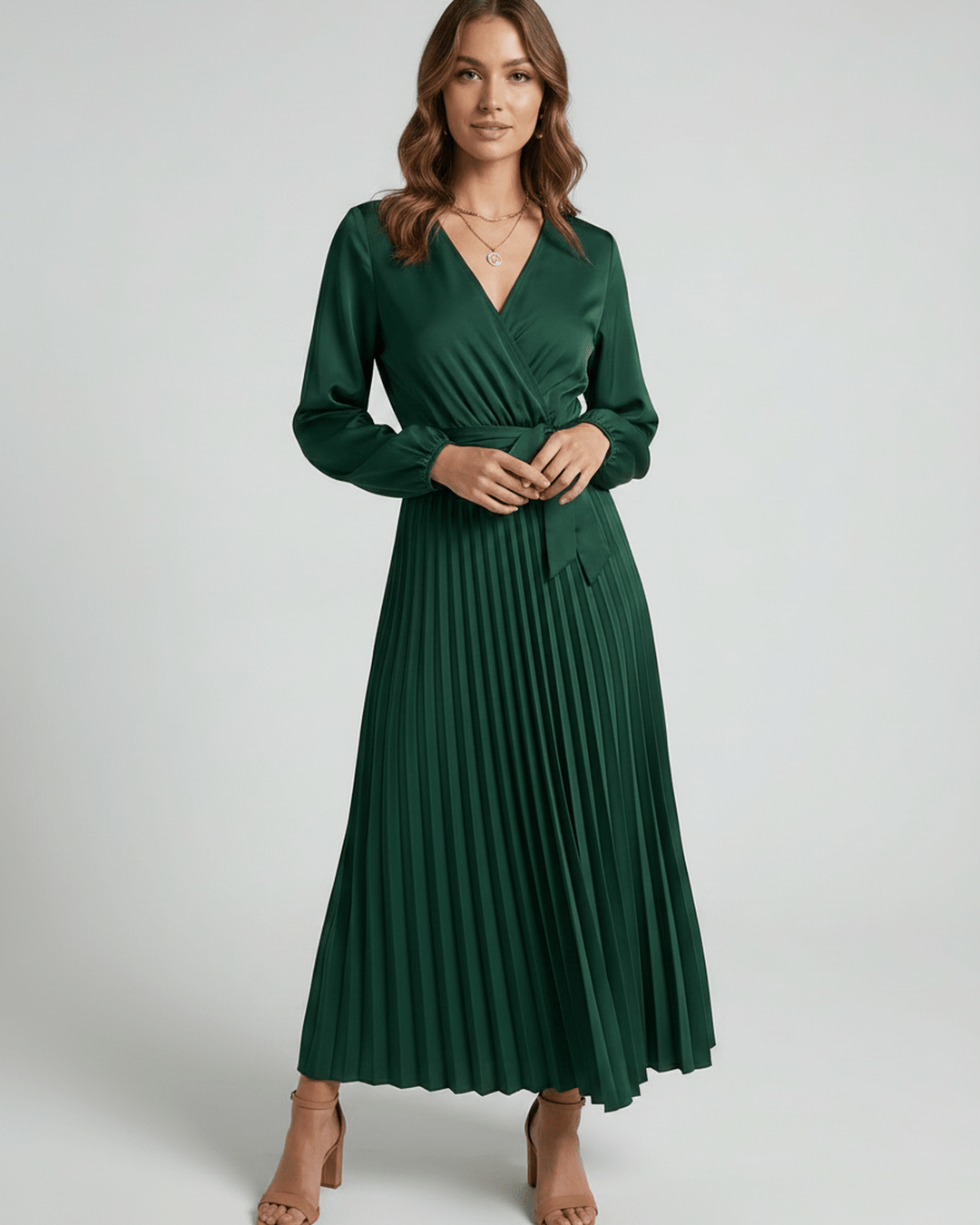 Vestido Elara, maxi y fluido, escote V, para fiesta o boda.