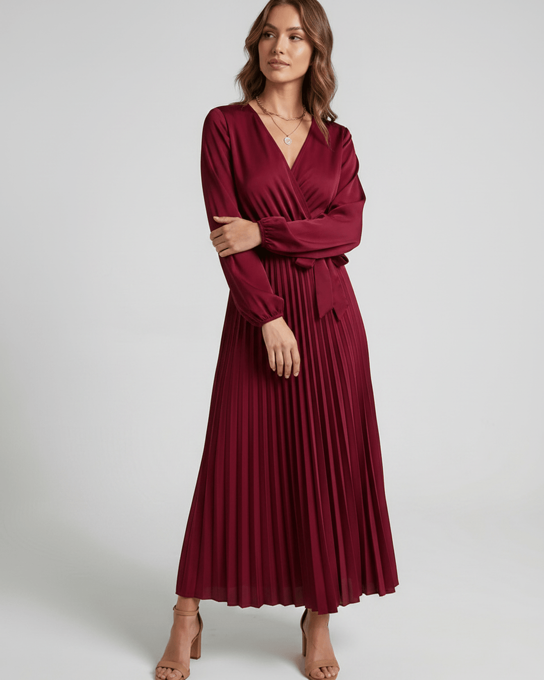 Vestido largo de fiesta Elara, escote V, muy elegante y femenino.