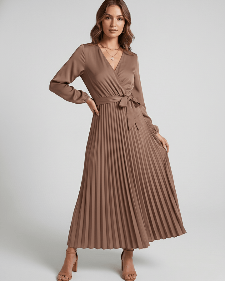 Vestido largo Elara, escote en V, perfecto para cenas y recepciones.
