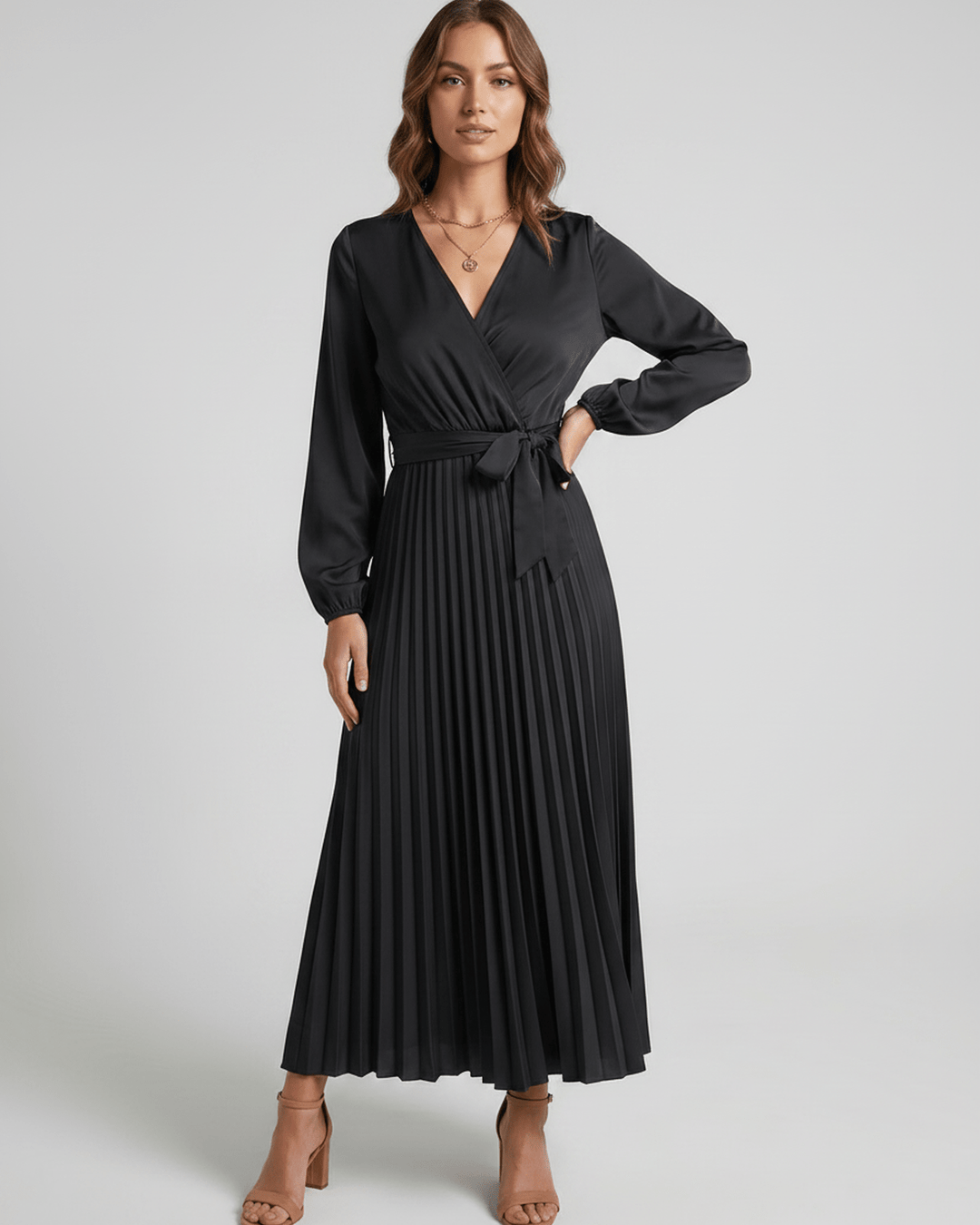 Vestido de fiesta Elara con escote V, corte maxi, look de ensueño para mujer.