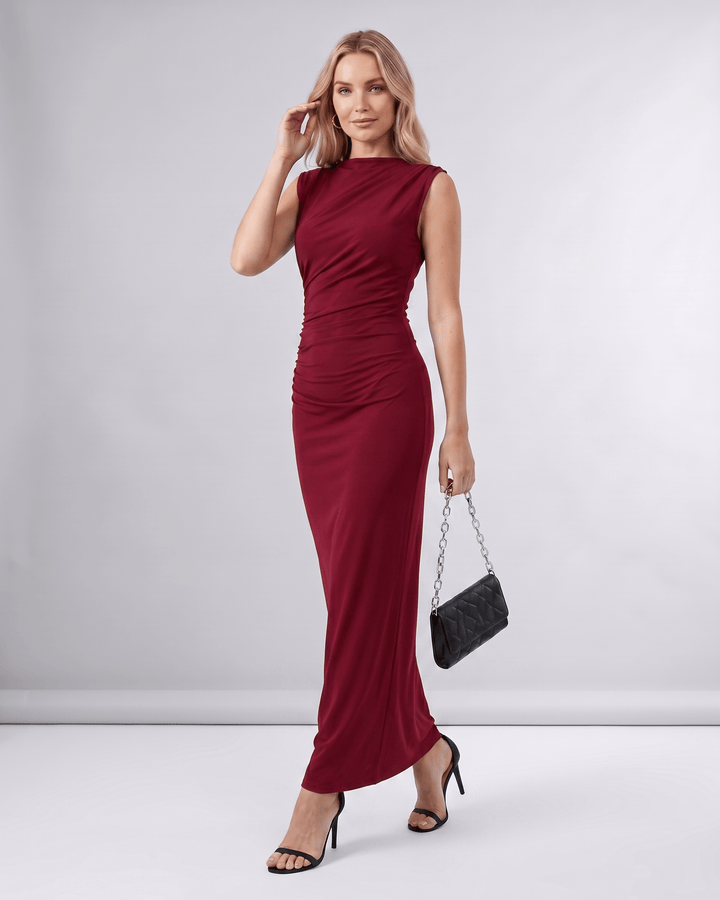 Elegante vestido Aureli para mujer, sin mangas, cuello alto, maxi, ajustado, ideal para un look impactante.